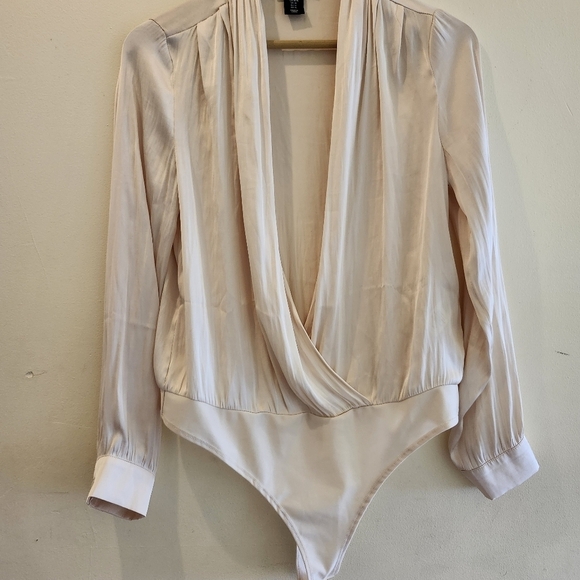 Sincerely Jules Cream Sheer Deep V Blouse/Bodysuit Size Medium - Picture 1 of 6